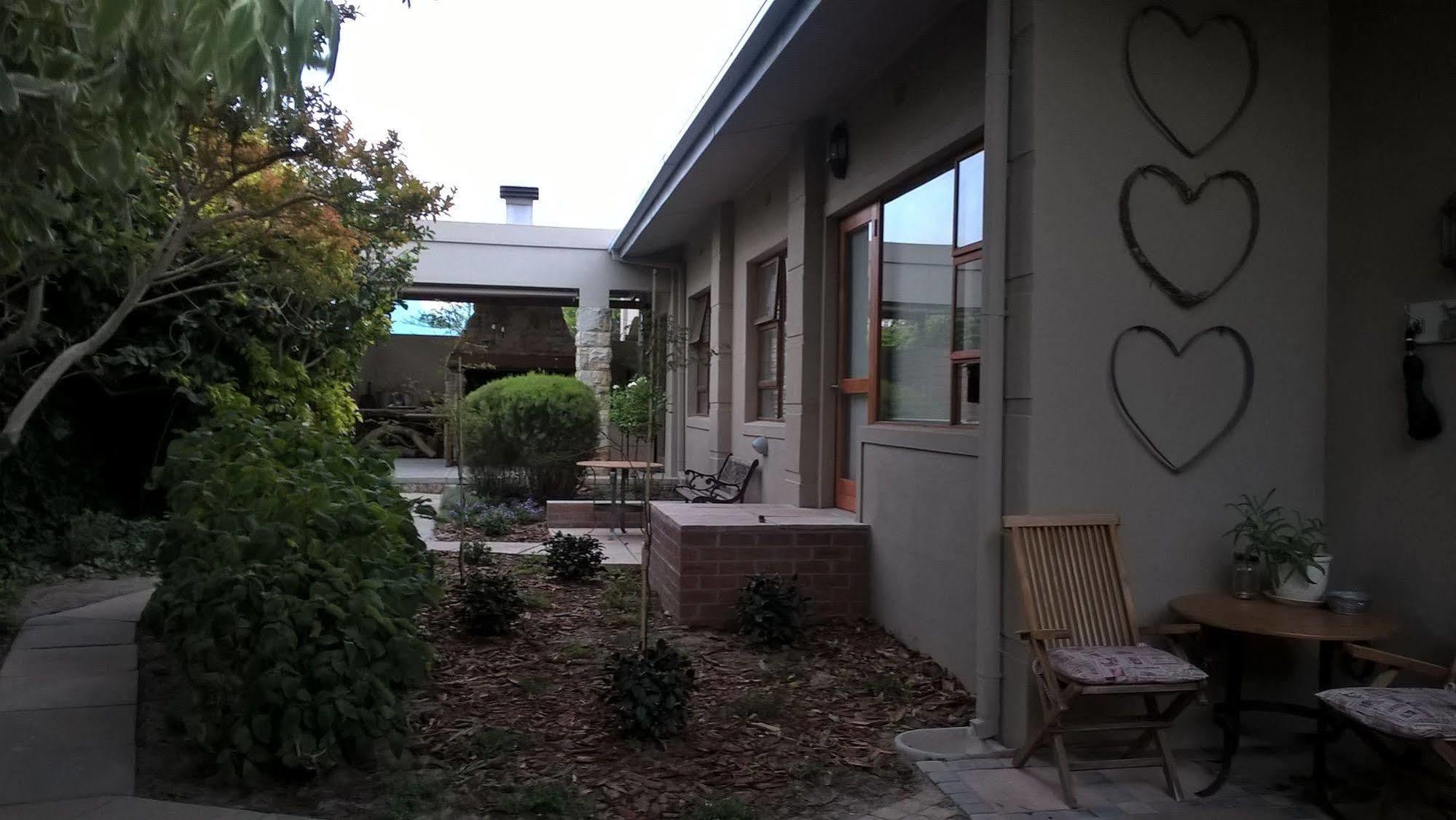 Theebos Apartment Strand Exterior photo
